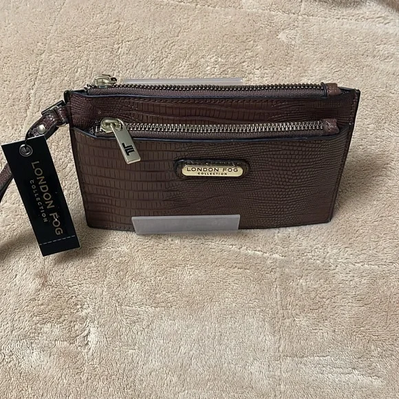 London Fog Wristlet - Picture 1 of 8